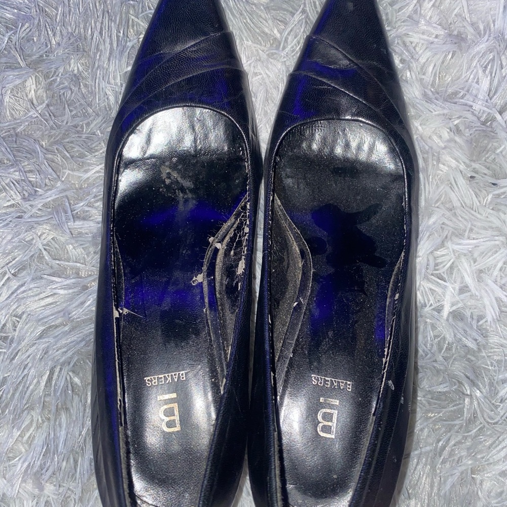 BAKERS LEATHER HEELS